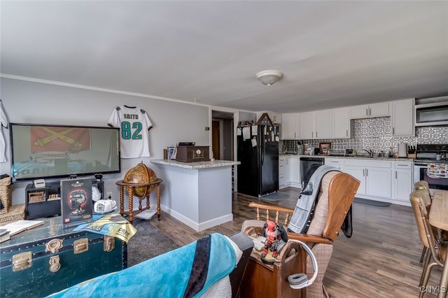 12093 County Route 125, Lyme, NY 13622