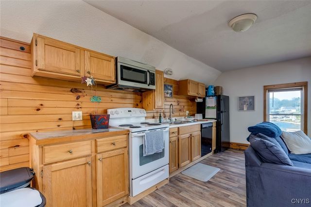 12093 County Route 125, Lyme, NY 13622