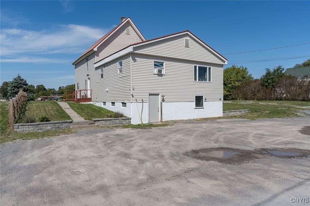 12093 County Route 125, Lyme, NY 13622