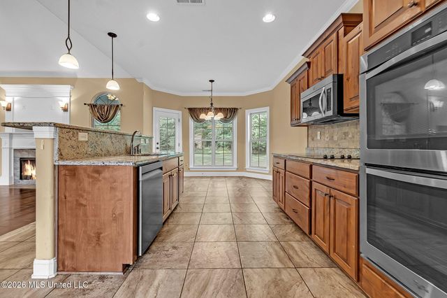 12902 Cotton Row Drive, Olive Branch, MS 38654