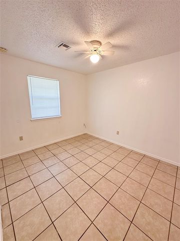 6143 SW Park Place, Lawton, OK 73505
