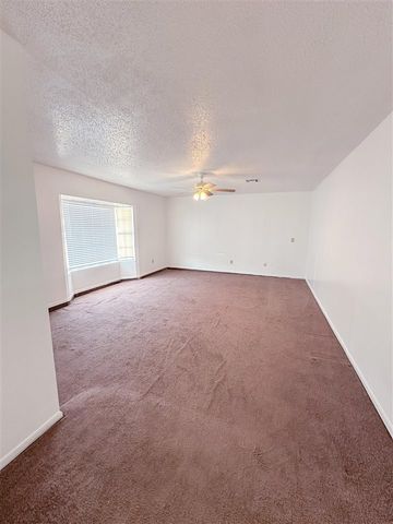 6143 SW Park Place, Lawton, OK 73505
