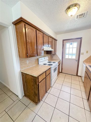 6143 SW Park Place, Lawton, OK 73505