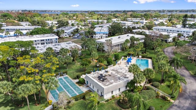 2929 SE Ocean 129-10, Stuart, FL 34996