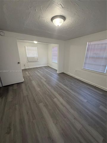 1811 NW 84th St 3, Miami, FL 33147