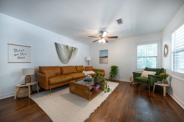 2017 Bluebonnet Drive, Fort Worth, TX 76111