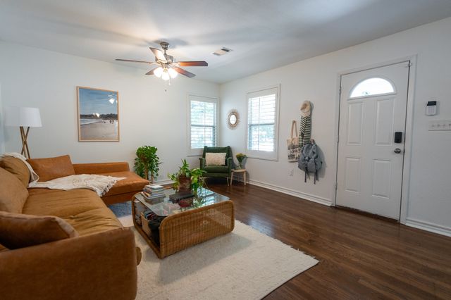 2017 Bluebonnet Drive, Fort Worth, TX 76111