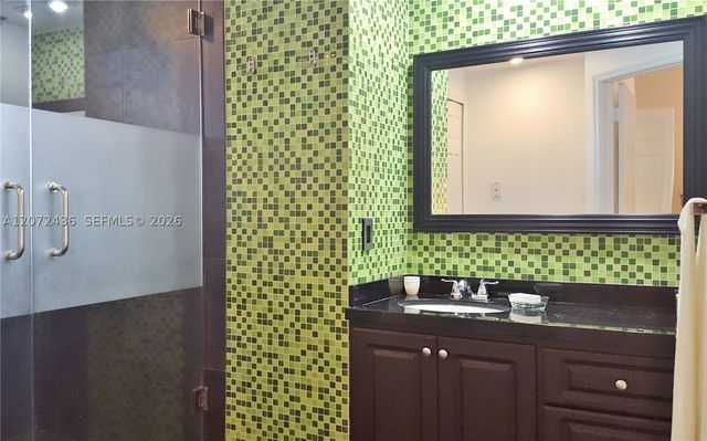 3215 NE 184 ST 14302, Aventura, FL 33160