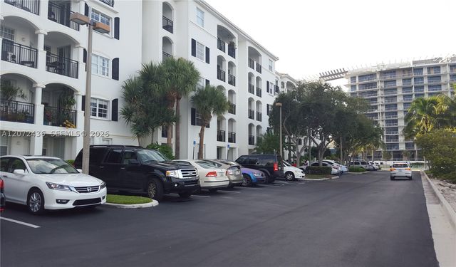 3215 NE 184 ST 14302, Aventura, FL 33160