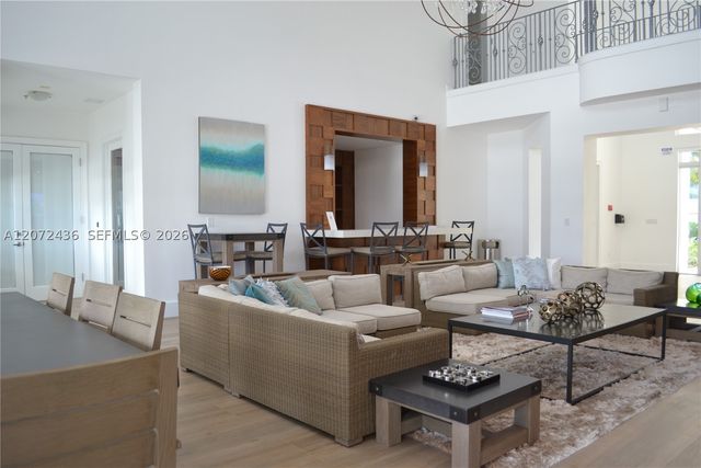 3215 NE 184 ST 14302, Aventura, FL 33160