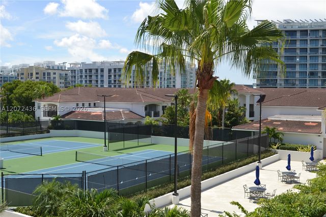 3215 NE 184 ST 14302, Aventura, FL 33160