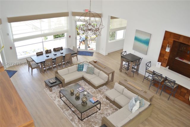 3215 NE 184 ST 14302, Aventura, FL 33160