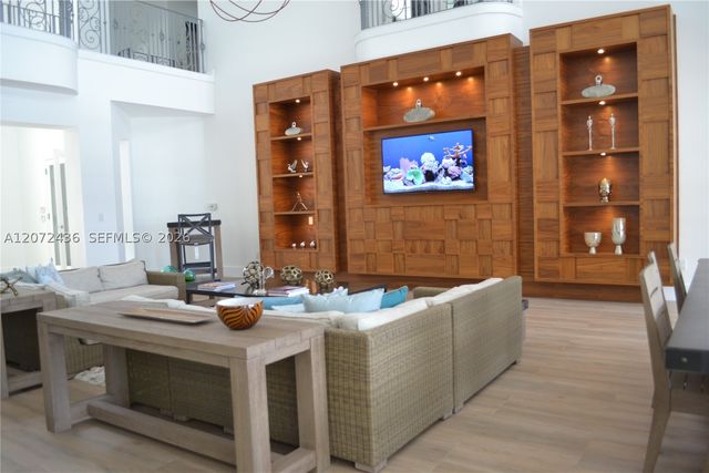 3215 NE 184 ST 14302, Aventura, FL 33160