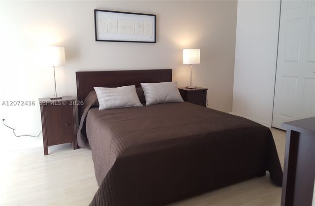 3215 NE 184 ST 14302, Aventura, FL 33160