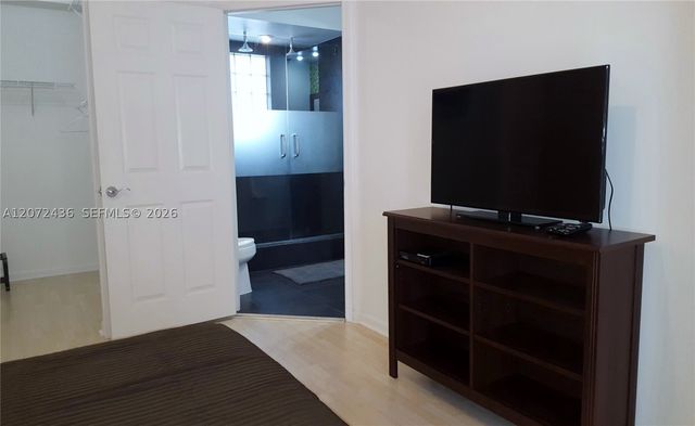 3215 NE 184 ST 14302, Aventura, FL 33160