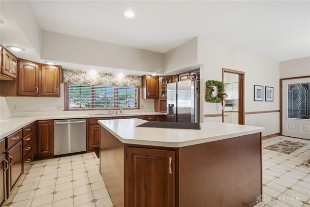 2144 Canterbury Court, Troy, OH 45373