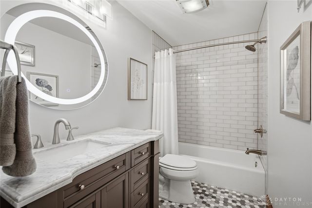 2144 Canterbury Court, Troy, OH 45373