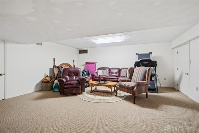 2144 Canterbury Court, Troy, OH 45373