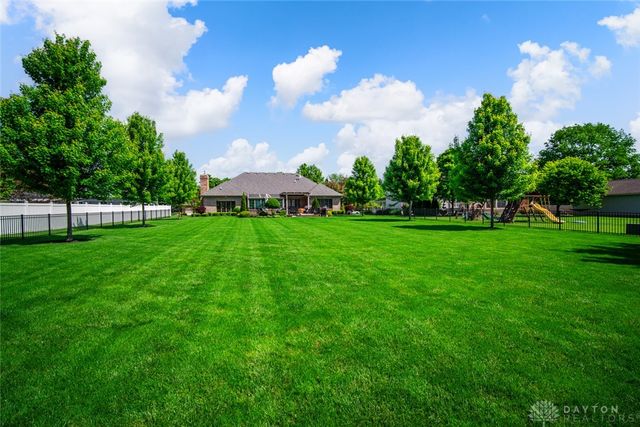 2144 Canterbury Court, Troy, OH 45373
