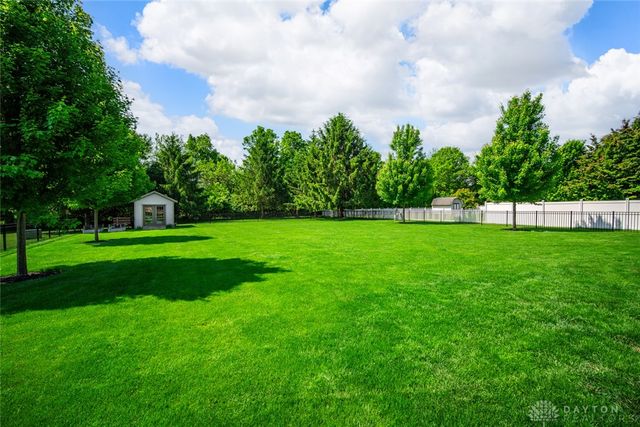2144 Canterbury Court, Troy, OH 45373