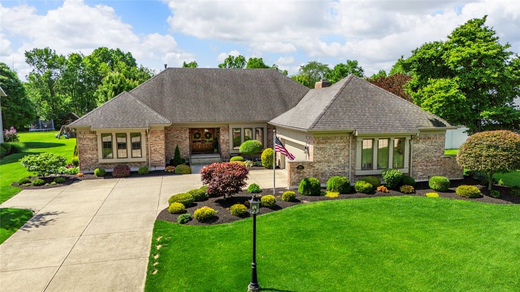 2144 Canterbury Court, Troy, OH 45373