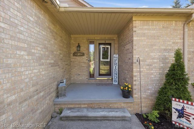 6057 Center Road, Grand Blanc, MI 48439