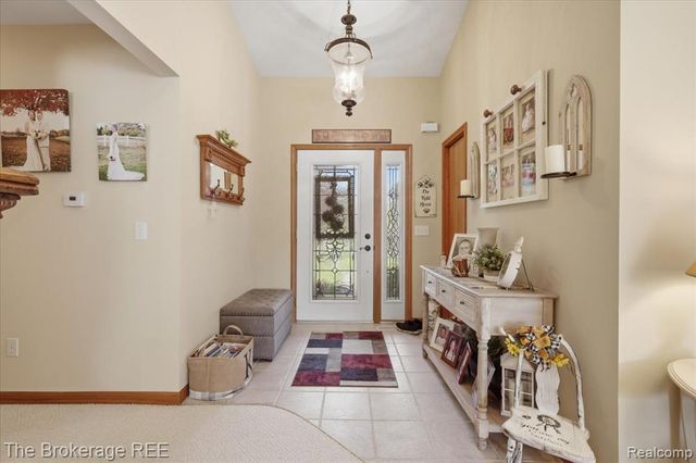 6057 Center Road, Grand Blanc, MI 48439