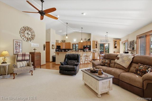 6057 Center Road, Grand Blanc, MI 48439
