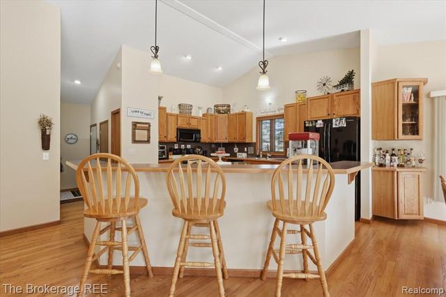6057 Center Road, Grand Blanc, MI 48439