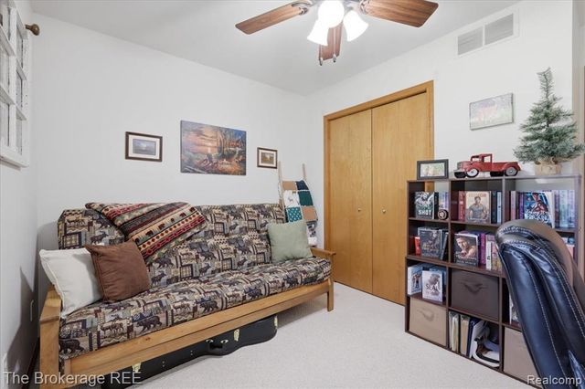 6057 Center Road, Grand Blanc, MI 48439