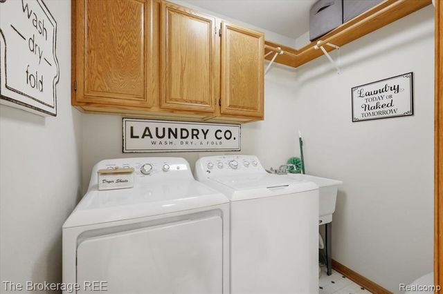 6057 Center Road, Grand Blanc, MI 48439
