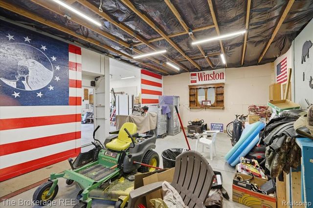 6057 Center Road, Grand Blanc, MI 48439