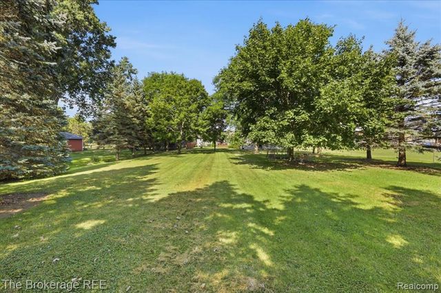 6057 Center Road, Grand Blanc, MI 48439