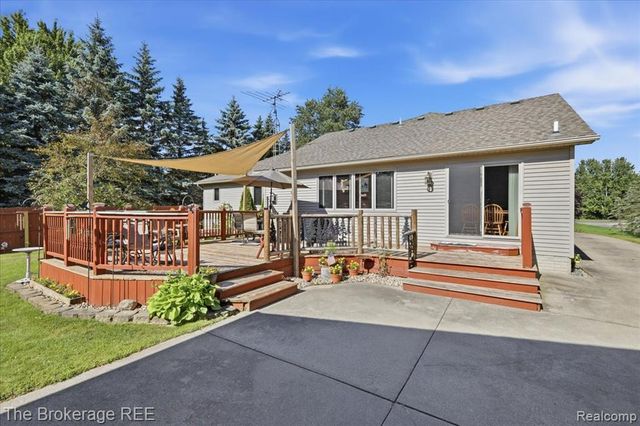 6057 Center Road, Grand Blanc, MI 48439