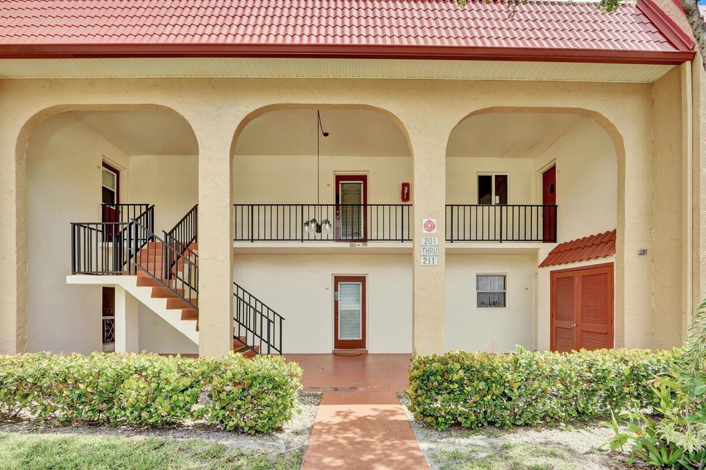 210 Lake Frances Drive, West Palm Beach, FL 33411