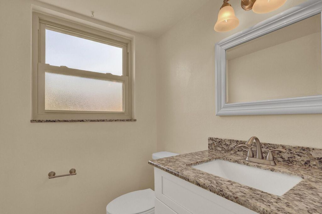 Image 10 of property listing at 201 Lake Frances Drive, West Palm Beach, FL 33411