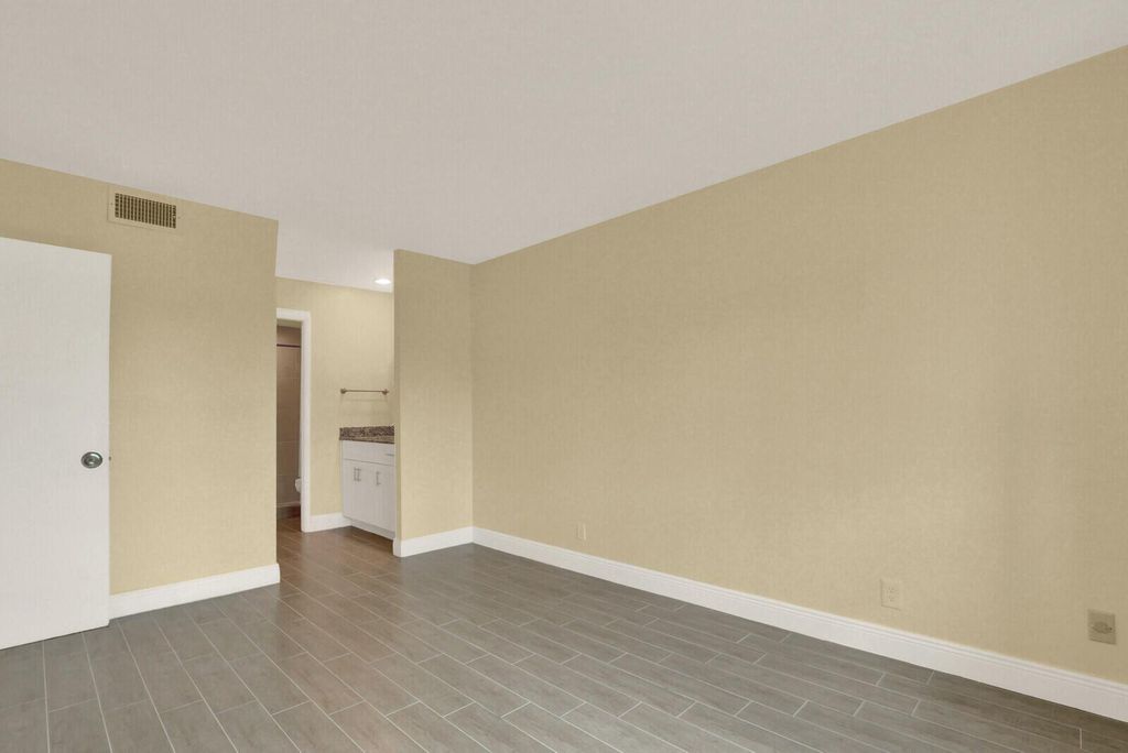 Image 18 of property listing at 201 Lake Frances Drive, West Palm Beach, FL 33411