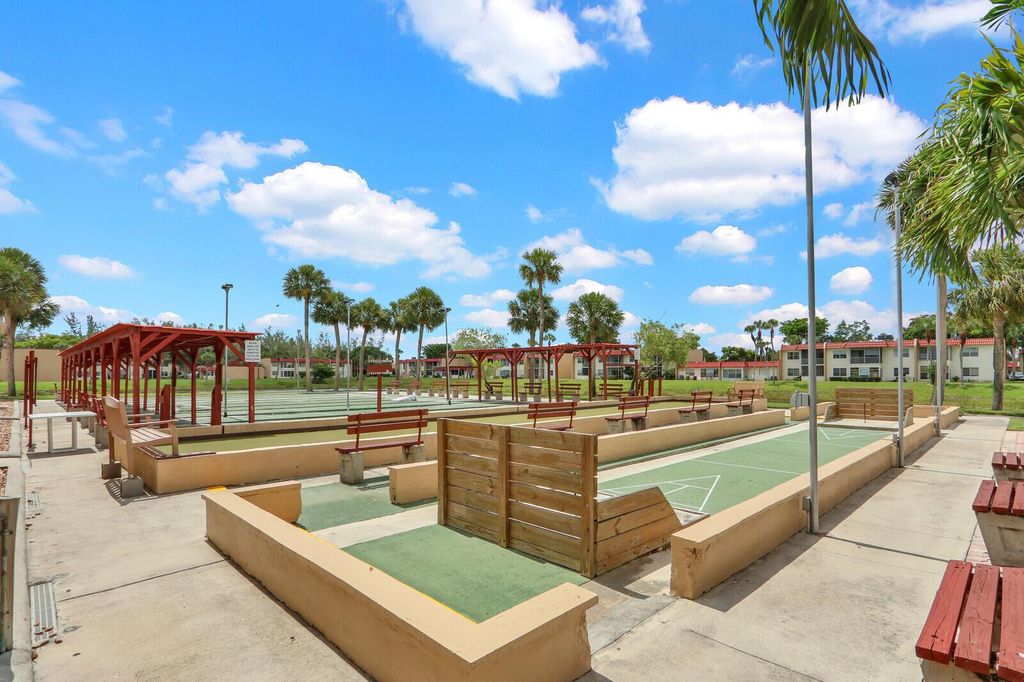 Image 33 of property listing at 201 Lake Frances Drive, West Palm Beach, FL 33411