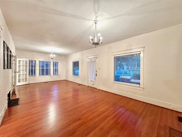 1016 W Alabama Street, Houston, TX 77006