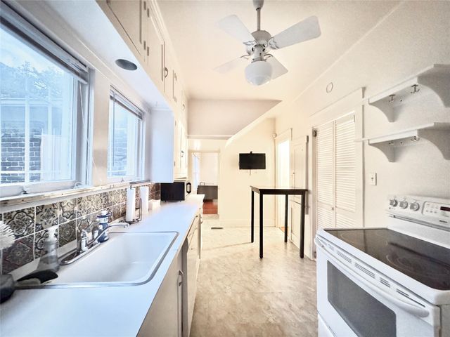 1016 W Alabama Street, Houston, TX 77006