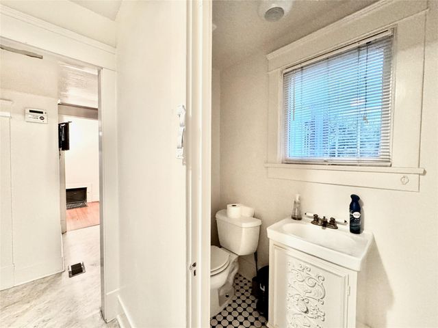 1016 W Alabama Street, Houston, TX 77006