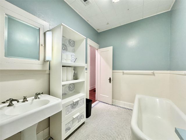 1016 W Alabama Street, Houston, TX 77006