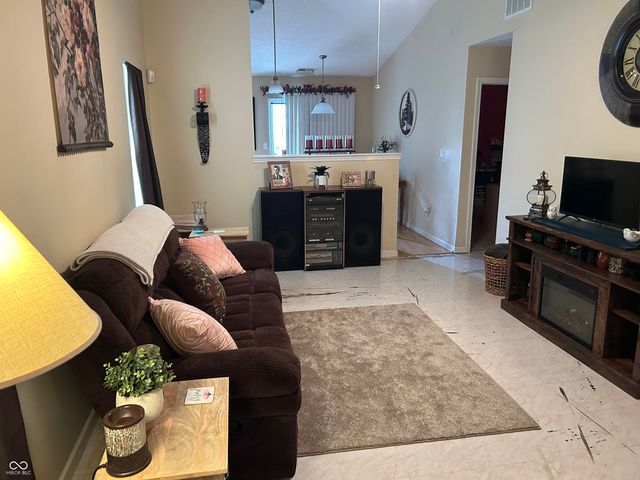 7135 Mars Drive, Indianapolis, IN 46241