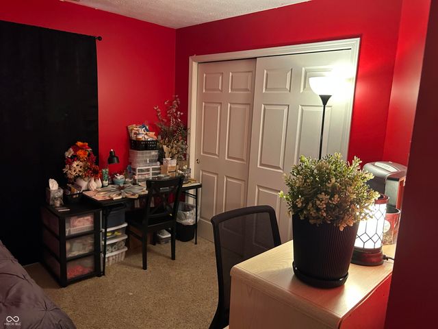 7135 Mars Drive, Indianapolis, IN 46241