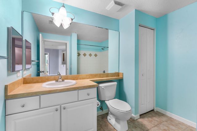 10106 W Myrtlewood Cir Circle W, Palm Beach Gardens, FL 33418