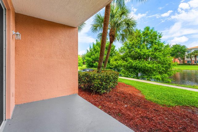 10106 W Myrtlewood Cir Circle W, Palm Beach Gardens, FL 33418