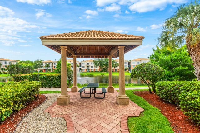 10106 W Myrtlewood Cir Circle W, Palm Beach Gardens, FL 33418