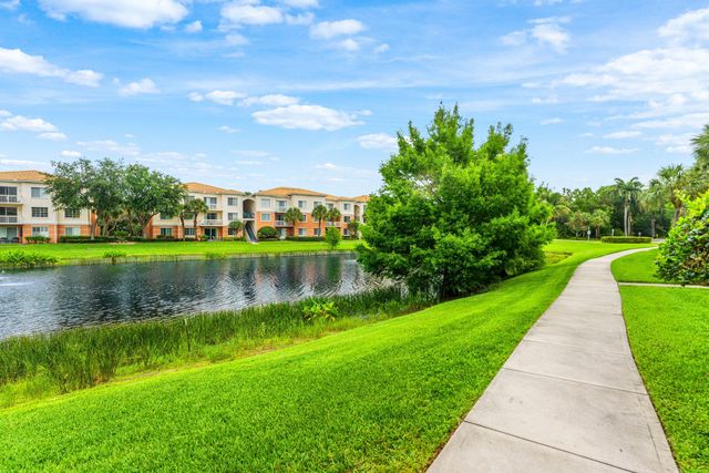 10106 W Myrtlewood Cir Circle W, Palm Beach Gardens, FL 33418