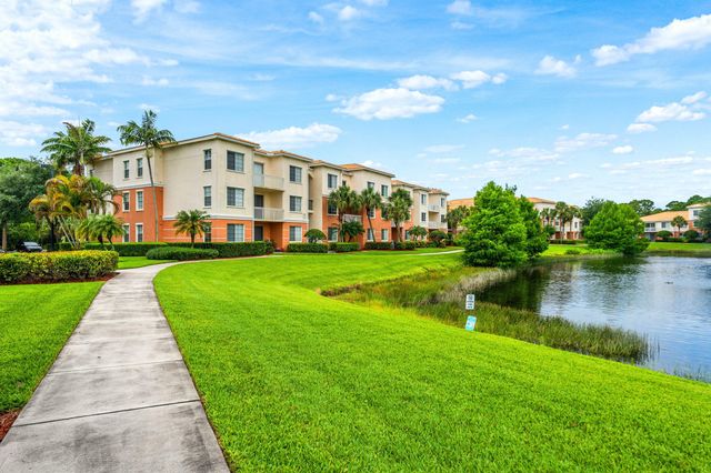 10106 W Myrtlewood Cir Circle W, Palm Beach Gardens, FL 33418