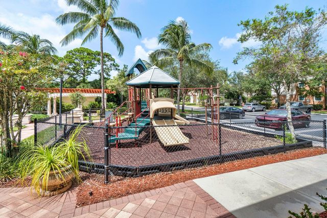 10106 W Myrtlewood Cir Circle W, Palm Beach Gardens, FL 33418